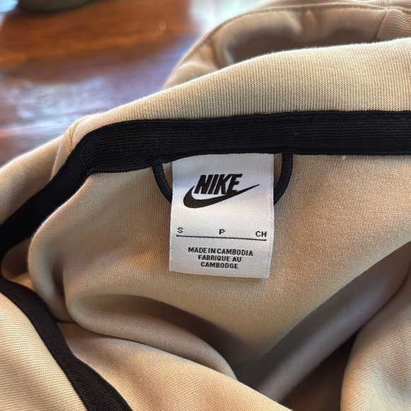 Nike Tech Fleece Beige and Gray Zip-Up Hoodie - Picture 3 of 5